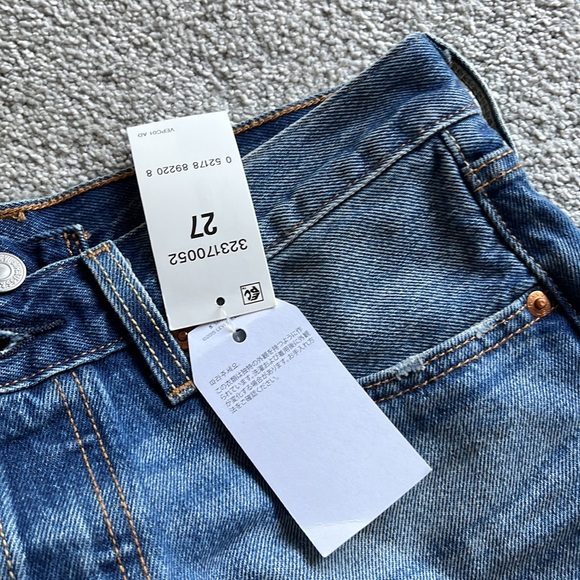 BNWT Levi’s 501 High Rise Shorts 27 - Picture 3 of 6